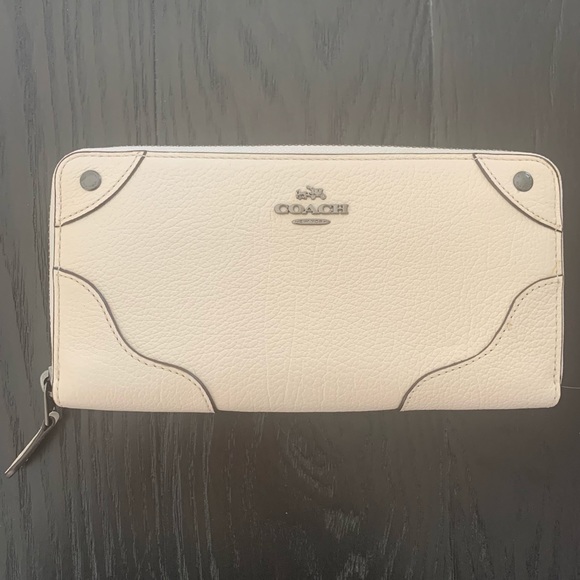 Coach Handbags - Coach Mickie Accordion Wallet